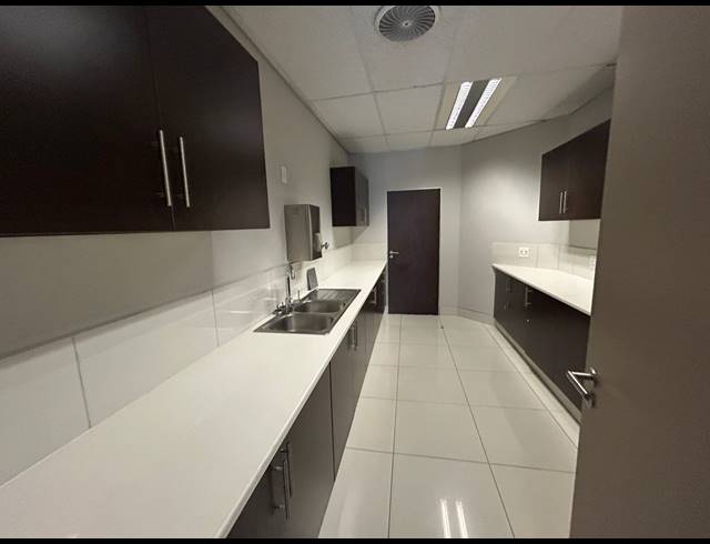 556M² OFFICE TO LET IN SANDTON CENTRAL